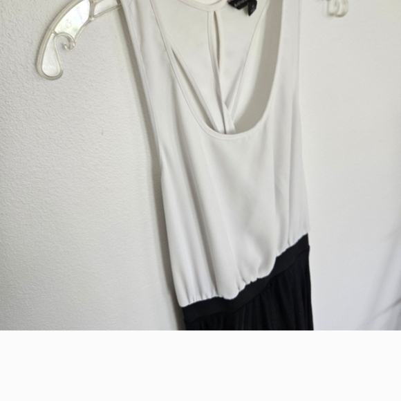 Banana Republic Maxi Dress - Picture 3 of 11